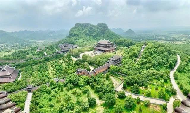 Bai Dinh Pagoda, a religious tourism site developed by Xuan Truong. The firm has proposed building an airport in Ninh Binh province. Photo courtesy of the government's news portal.