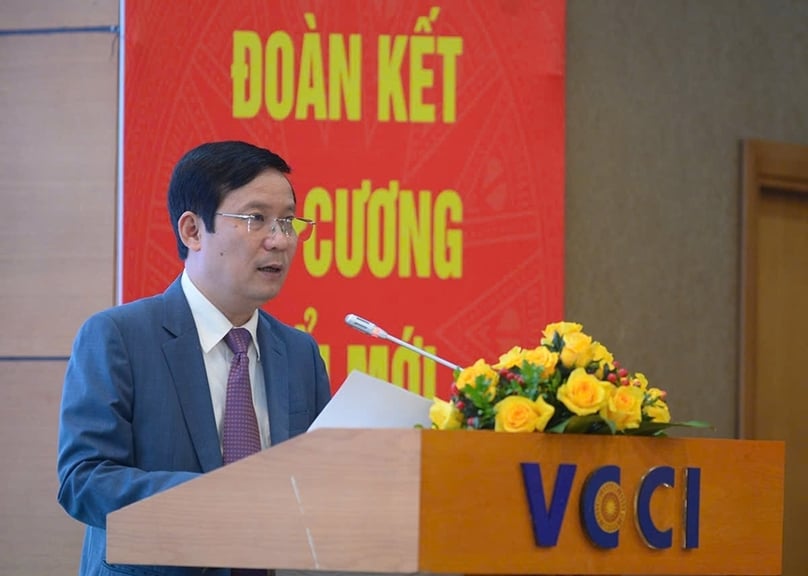 Pham Tan Cong, chairman of VCCI, speaks at the “Green logistics - resilience amid volatility” forum held on July 11, 2025 in Hanoi. Photo courtesy of the organizer.