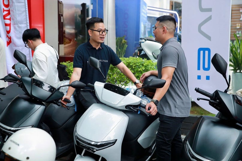 The first CUV e: units are delivered to rental customers by Honda Vietnam on July 14, 2025. Photo courtesy of the company.