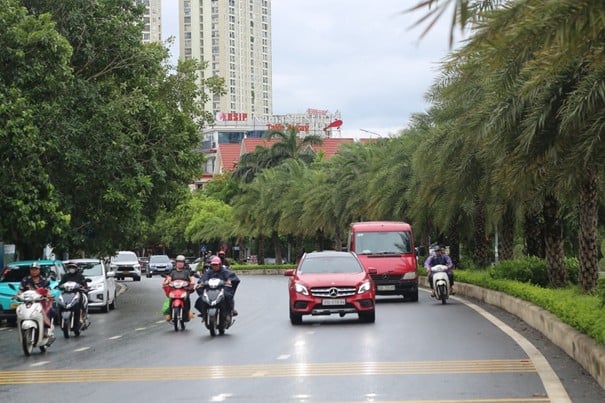 A Hanoi street pictured at 10 a.m. July 22, 2025. Photo courtest of Thanh Nien (Yuong People) newspaper.