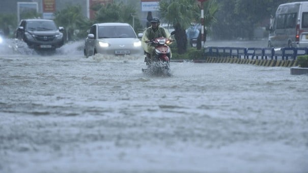 Many traffic routes in Thanh Hoa province, central Vietnam are deeply flooded. Pictured at 10:18 a.m, Tuesday, July 22, 2025. Photo courtesy of Thanh Nien (Young People) newspaper.