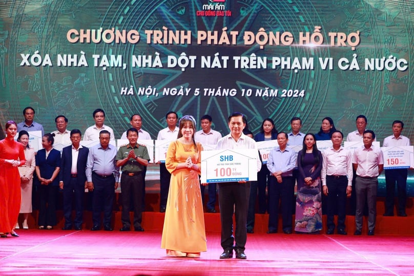 SHB donates funds to remove substandard houses in Vietnam. Photo courtesy of the bank.