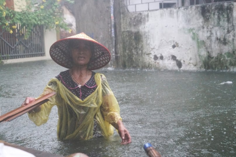 Storm No. 3 causes flooding in Van Loc commune, Thanh Hoa province, central Vietnam. Photo courtesy of Thanh Nien (Young People) newspaper.