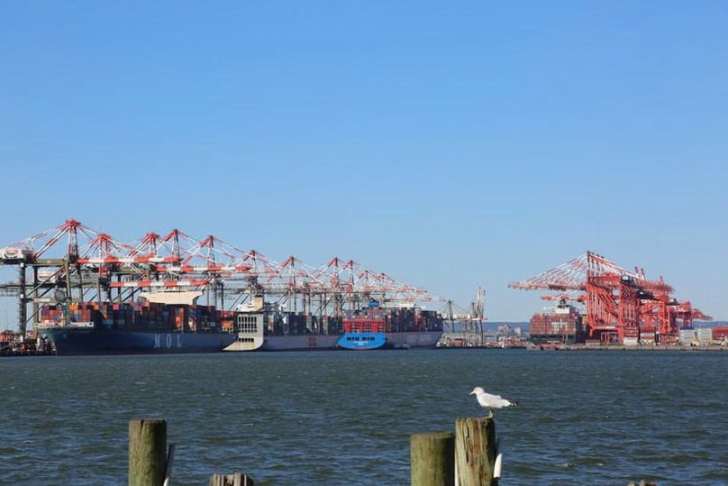 A view of the cargo port in Bayonne, New Jersey, the U.S. Photo courtesy of Xinhua/VNA.