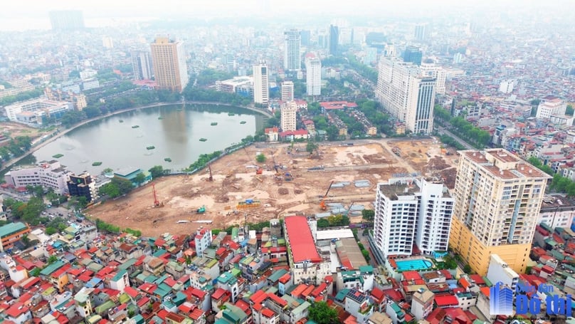 An aerial view of the construction site of the cultural, service and commercial complex in Hanoi’s Giang Vo ward. Photo courtesy of (Kinh te Do thi) Economy & Urban Areas newspaper.