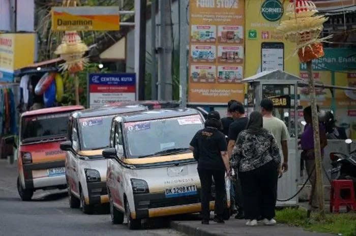 Electric cars in Indonesia. Photo courtesy of The Jakarta Post.
