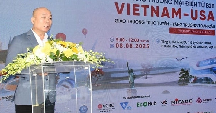 Vu Ba Phu, director of the Ministry of Industry and Trade's trade promotion agency, speaks at the the launch of VietnamUSA.Arobid.com, an international B2B e-commerce platform, in Ho Chi Minh City on August 8, 2025. Photo courtesy of the organizer.