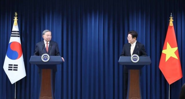 Vietnam's Party General Secretary To Lam and South Korea's President Lee Jae Myung co-chaired a joint press briefing in Seoul on August 11, 2025. Photo courtesy of Vietnam News Agency.