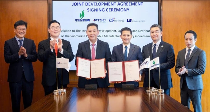 PTSC and LSEE leaders sign a cooperation agreement in Seoul, South Korea on August 11, 2025. Photo courtesy of Petrovietnam.