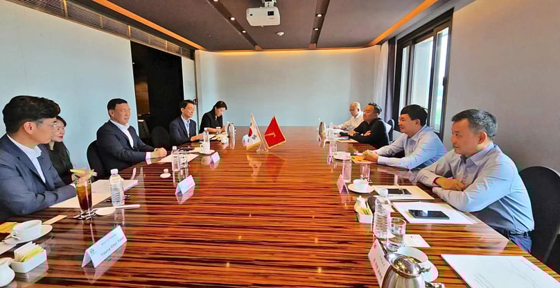 At a working session between representatives of Vinacomin and Daejoo KC Group in Seoul on August 11, 2025. Photo courtesy of Vinacomin.