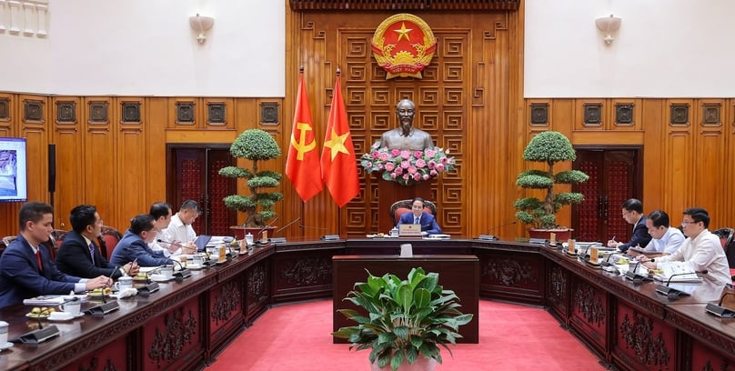 Prime Minister Pham Minh Chinh (middle) and relevant authorities receive representatives of CT Group in Hanoi on August 13, 2025. Photo courtesy of the government's news portal.