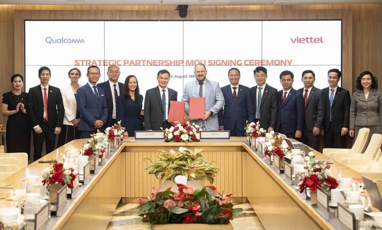 Qualcomm and Viettel leaders sign a strategic cooperation agreement on August 14, 2025. Photo courtesy of Viettel.