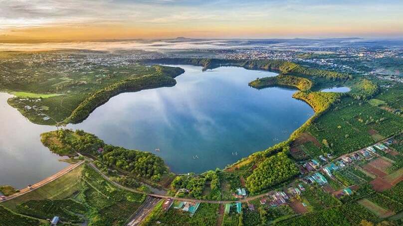 Bien Ho, a renowned natural freshwater lake located in Bien Ho commune, Gia Lai province, central Vietnam. Photo courtesy of Nguoi lao dong (Laborer) newspaper.