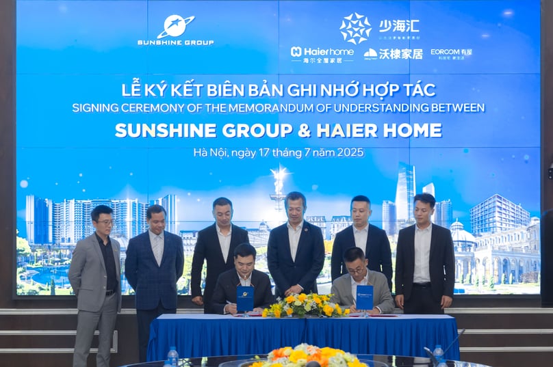 Leaders of Sunshine Group and Haier Home sign an MoU, July 17, 2025. Photo courtesy of Sunshine.