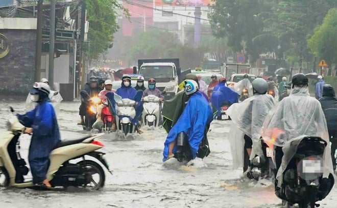Heavy to very heavy rain is forecast in Vietnam's north-central region until Sunday, August 31, 2025. Photo courtesy of Lao dong (Labor) newspaper.