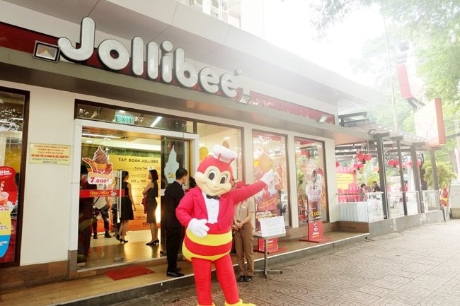 A Jollibee store in Ho Chi Minh City, southern Vietnam. Photo courtesy of Saigon Times.