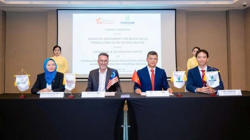 Representatives of PVEP and Hibiscus Oil and Gas Malaysia Limited at the signing ceremony. Photo courtesy of PVEP.