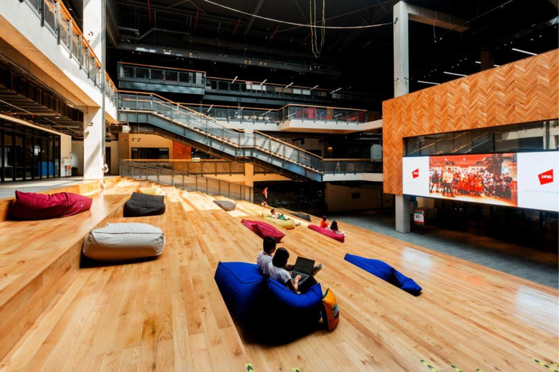 A comfortable and flexible workspace at VNG Campus. Photo courtesy of VNG.