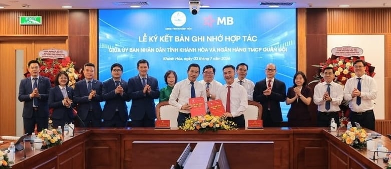 MB and the Khanh Hoa province People's Committee of Khanh Hoa sign a cooperation memorandum of understanding.