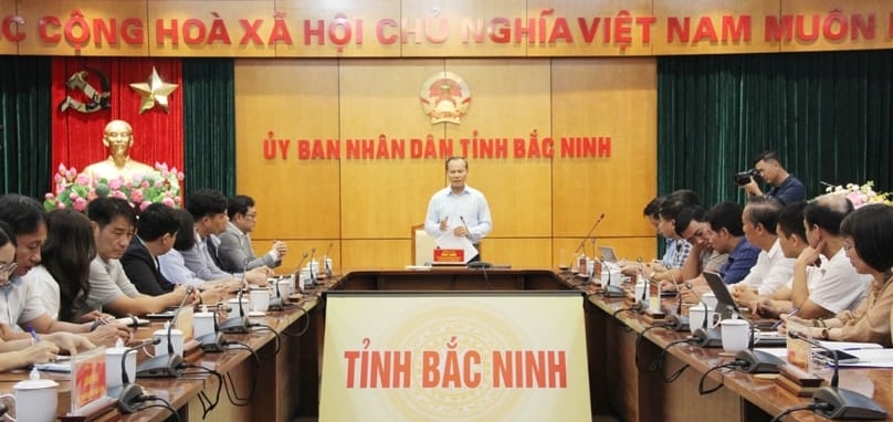 Mai Son, Vice Chairman of the Bac Ninh People’s Committee, chairs a meeting between local firms and FDI enterprises on July 9, 2026. Photo courtesy of the provincial news portal.
