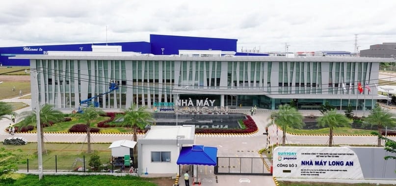 Nhà máy nước giải khát Suntory Pepsico Việt Nam tại tỉnh Long An cũ, nay là một phần của tỉnh Tây Ninh sau khi sáp nhập vào tháng 7 năm ngoái, miền Nam Việt Nam. Hình ảnh lịch sự của công ty.