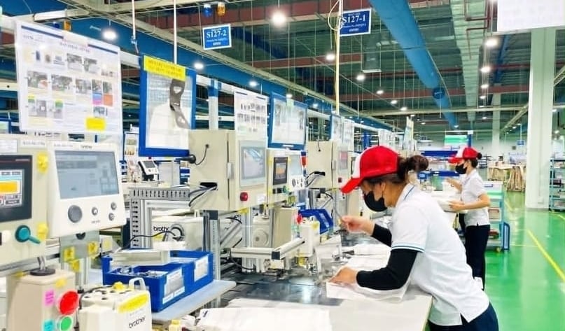 Matsuya R&D workers operating the machine system. Photo courtesy of the company.