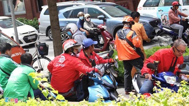 Grab expedites its promotion policy to cope with successful emergence of ride-hailing app Go-Viet