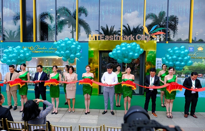 Hơn 1000 khách hàng trải nghiệm không gian nhà mẫu tại khu phức hợp MT Eastmark City