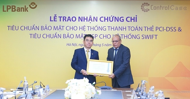 LPBank đạt hai chứng chỉ tiêu chuẩn bảo mật quốc tế 2