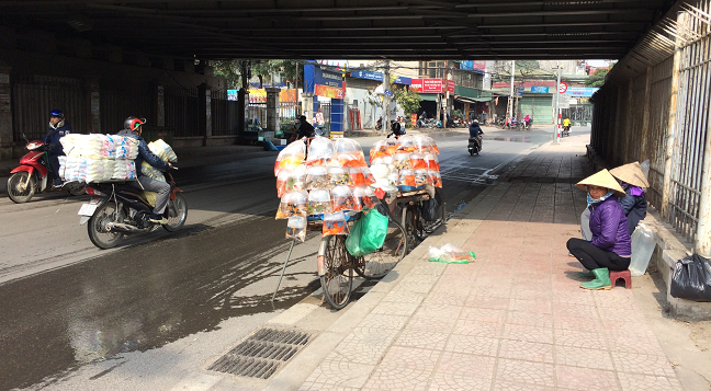 Thanh niên nước ngoài kêu gọi “đừng để Táo quân mang rác về chầu”