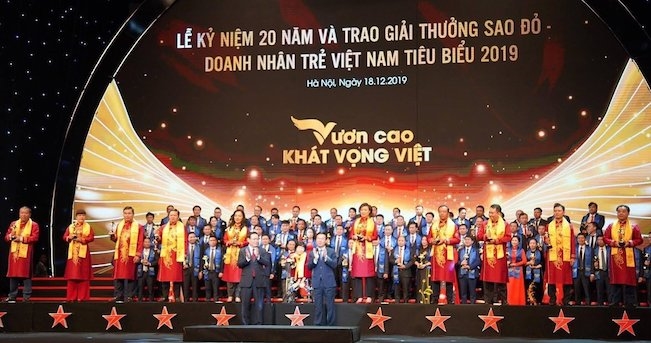 Doanh nhân Sao Đỏ - dấu ấn thử thách 1