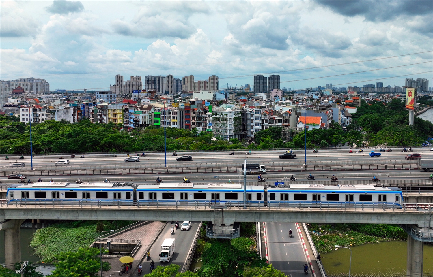 Metro số 1 Bến Thành - Suối Tiên chạy thử nghiệm toàn tuyến. 11