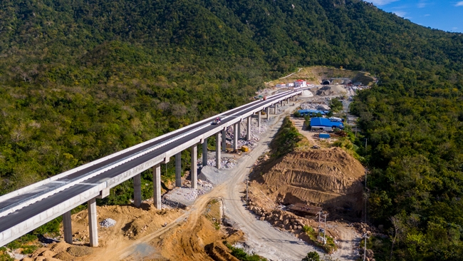 'Vượt nắng, thắng mưa' trên đại công trường thi công cao tốc Bắc - Nam 1