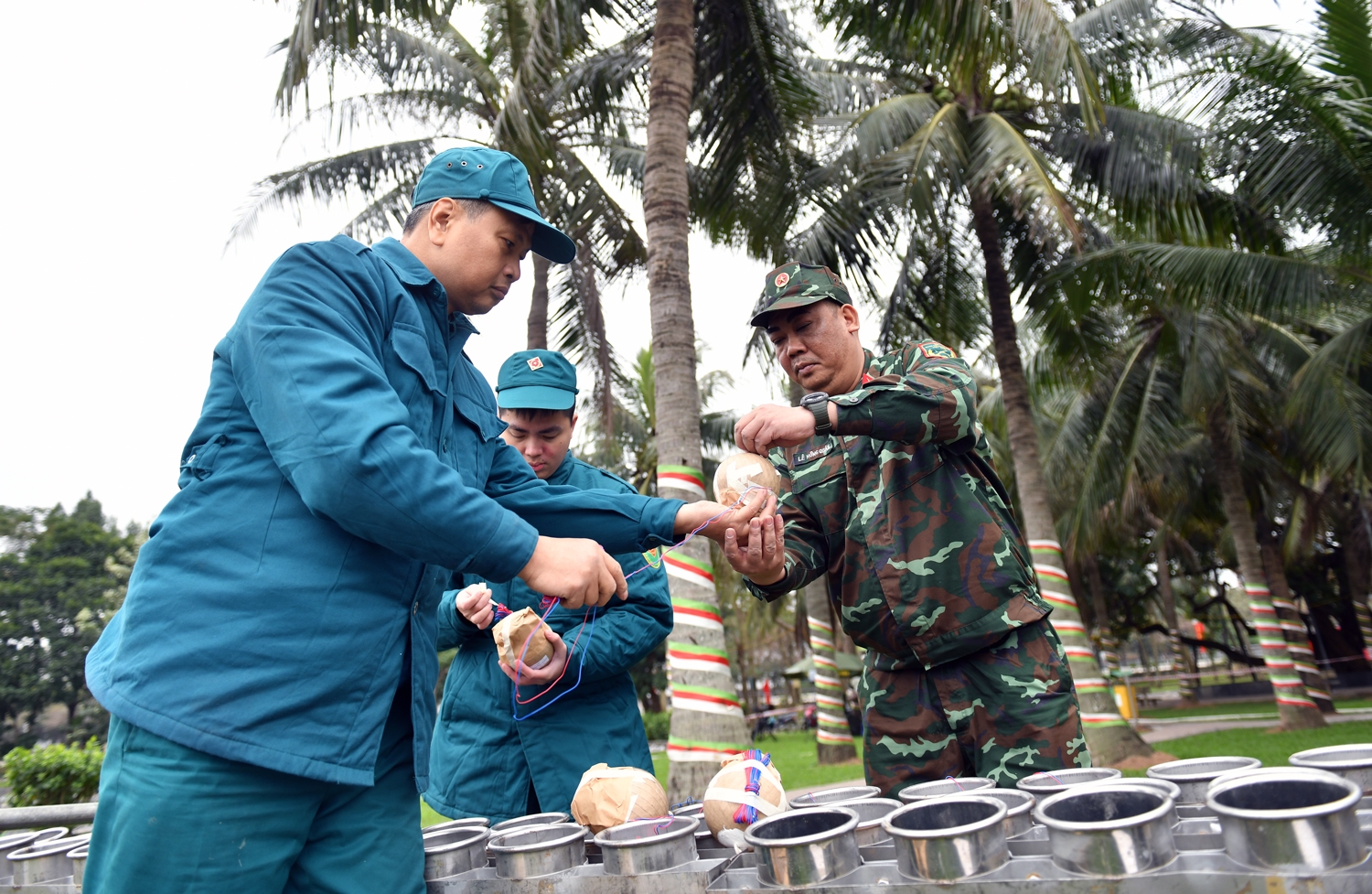 Trận địa pháo hoa đêm giao thừa tại Hà Nội. 3