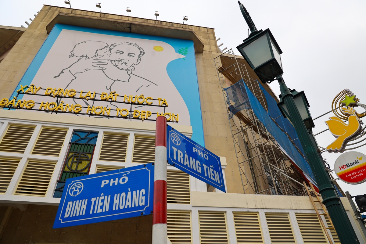 Chỉnh trang, cải tạo mặt tiền nhà dân trên phố Tràng Tiền, Hà Nội. 8