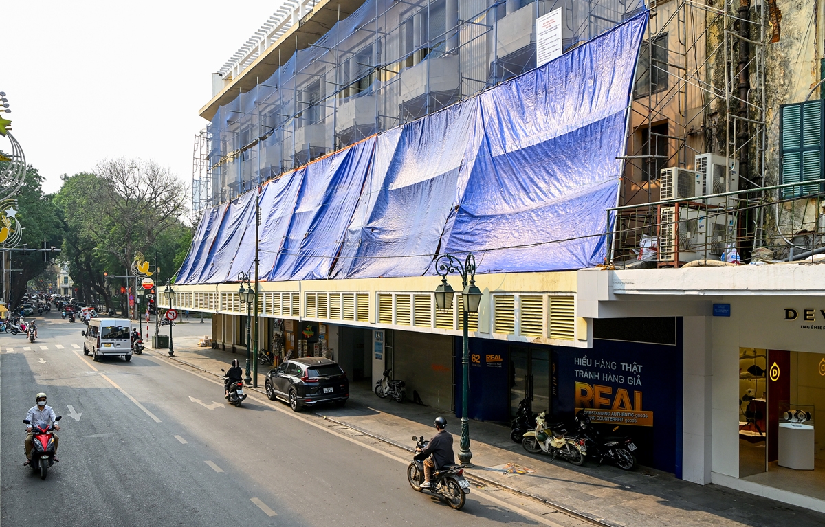 Chỉnh trang, cải tạo mặt tiền nhà dân trên phố Tràng Tiền, Hà Nội. 6