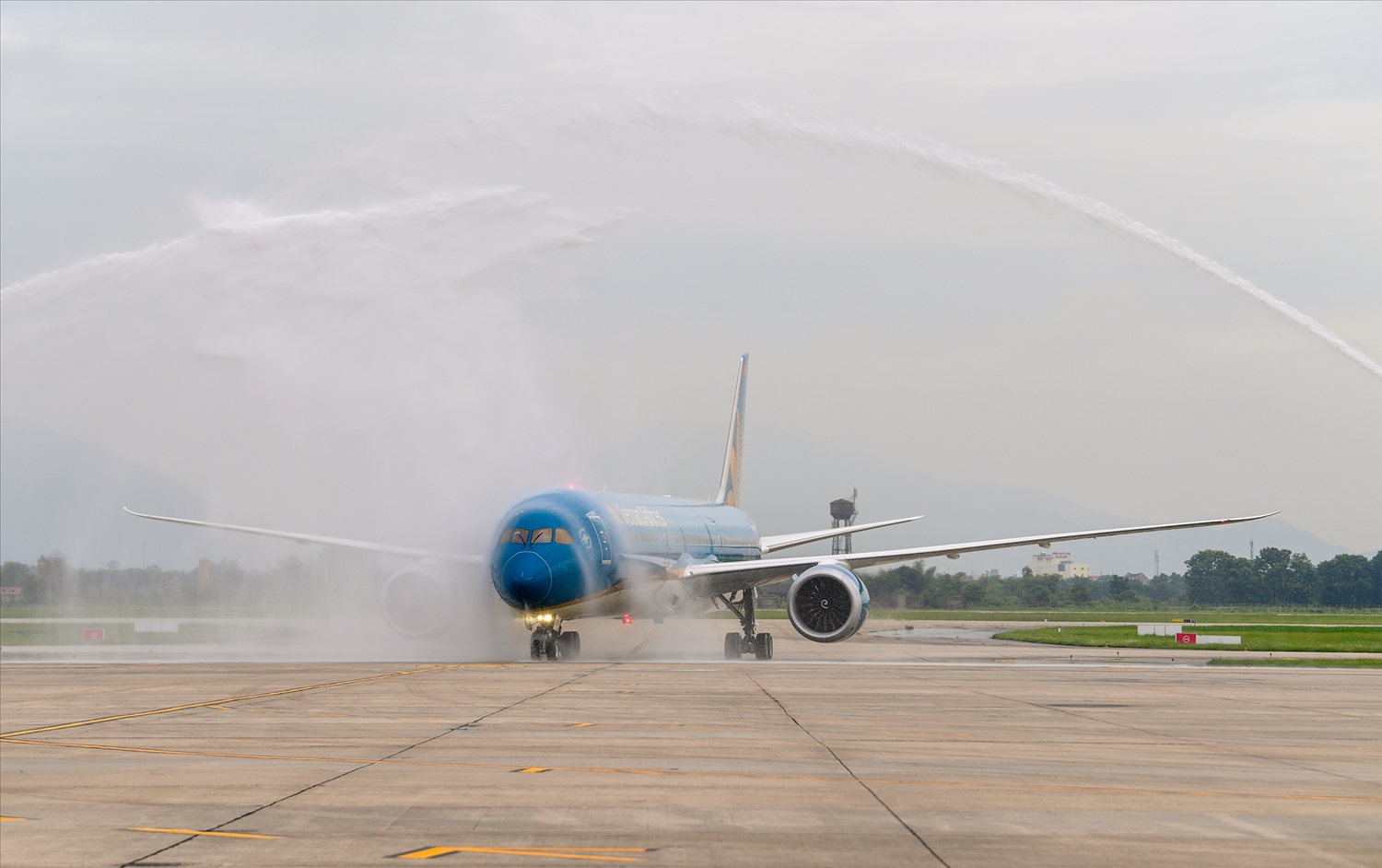 Vietnam Airlines đón chiếc Boeing 787-10 thứ 5, nâng tổng số máy bay thân rộng lên 30 chiếc.  2