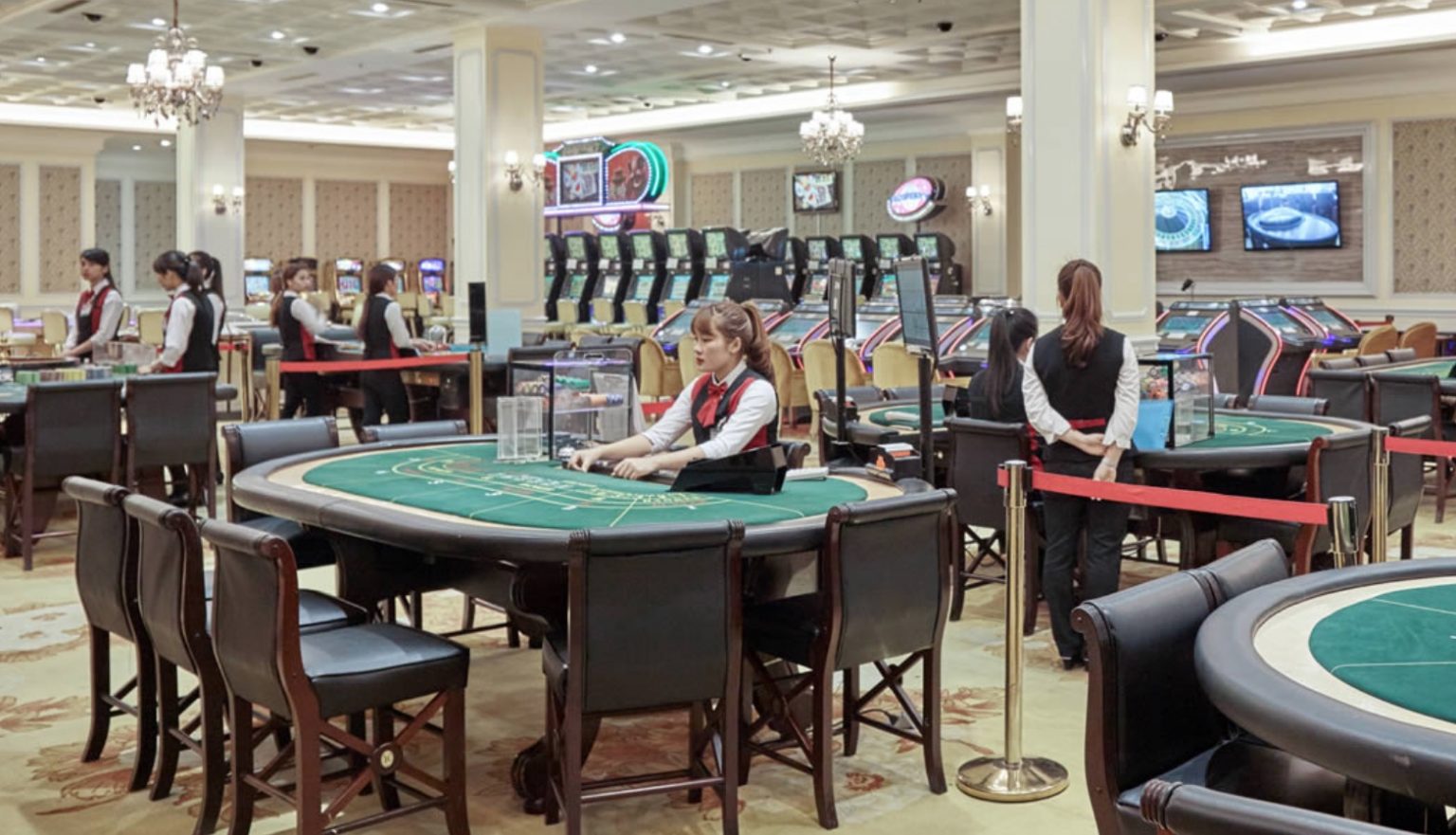 Bổ nhiệm nhân sự quản lý độc quyền các hoạt động trò chơi tại Royal Casino Hạ Long 1