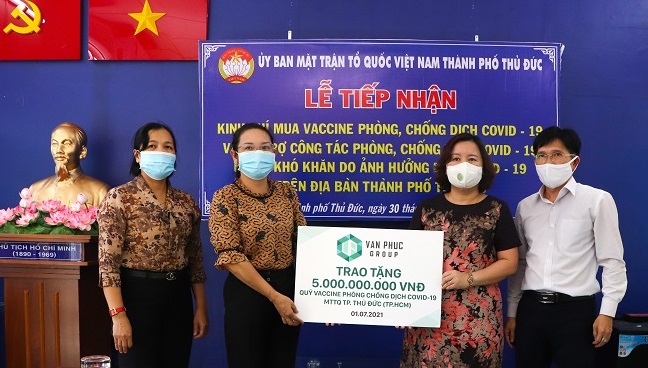 Van Phuc Group tặng hệ thống xét nghiệm Covid-19 tự động cho hai bệnh viện tại TP. Thủ Đức 2