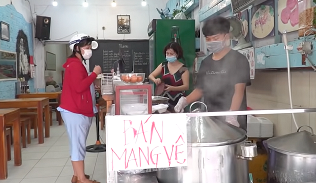 TP.HCM cho quán ăn mở lại, chỉ bán mang đi