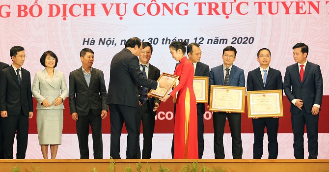 Ví MoMo nhận bằng khen từ Chính phủ Ví MoMo nhận bằng khen từ Chính phủ