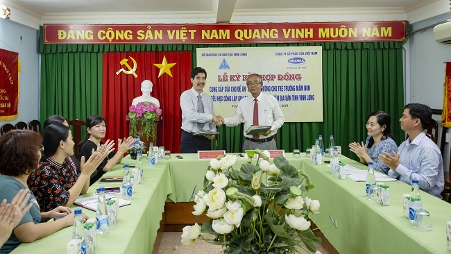 Vinamilk chính thức là nhà cung cấp sữa học đường tại tỉnh Vĩnh Long