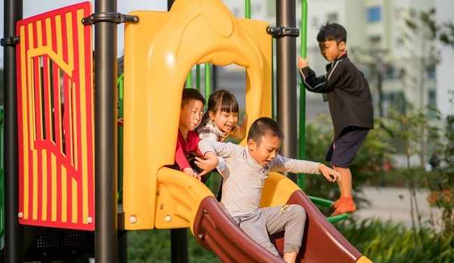 Hè rồi, đừng nhốt con trong nhà ba mẹ ơi! 2
