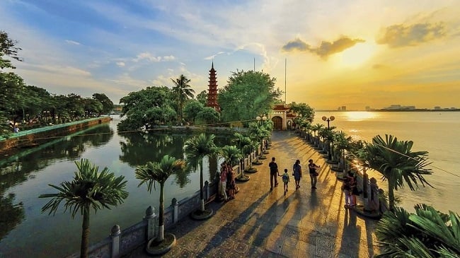 Đầu năm đi lễ mừng xuân 2