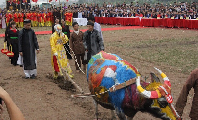 Du lịch Việt Nam và tài nguyên văn hóa: được chăng hay chớ