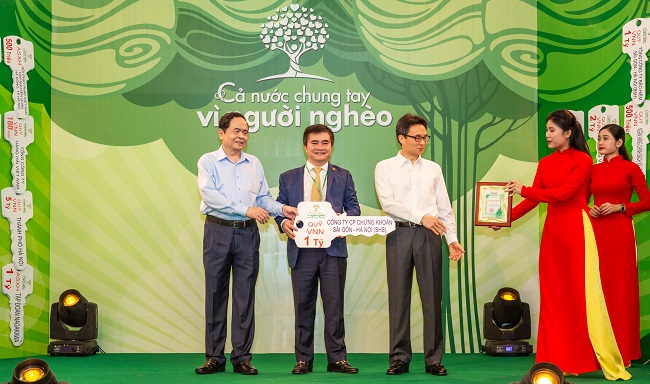 Bầu Hiển tiếp tục hỗ trợ 30 tỷ đồng cho Quỹ “Vì người nghèo” 2