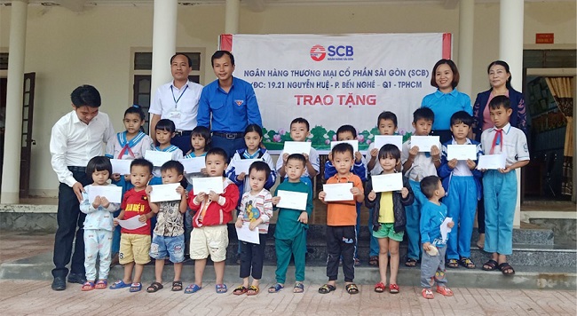 SCB hướng về miền Trung thương yêu 3