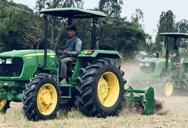 Trình diễn máy kéo John Deere chất lượng hàng đầu thế giới 1