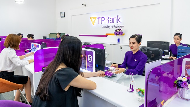 Ngân hàng đua số hóa và lợi thế người tiên phong