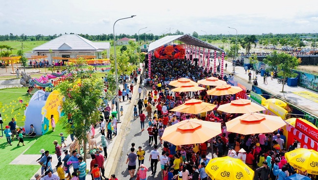 Rực rỡ sắc màu “Mùa trung thu cho em” tại Khu Đô Thi VietUc Varea